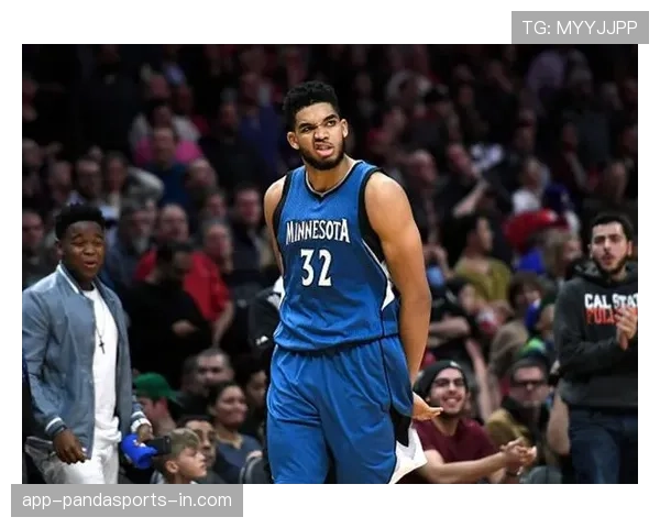 唐斯无球牵制提升空间效率，改变森林狼进攻结构